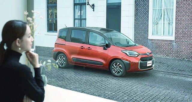 toyota-sienta-gia-bao-nhieu