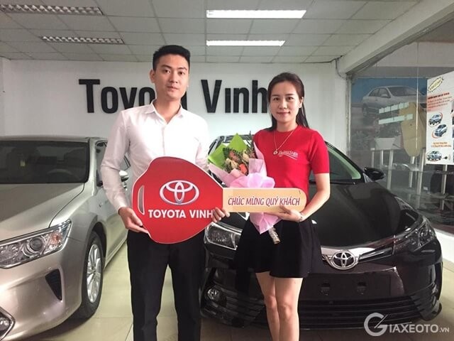 toyota-vinh-giao-xe-toyota-altis-cho-khach-hang