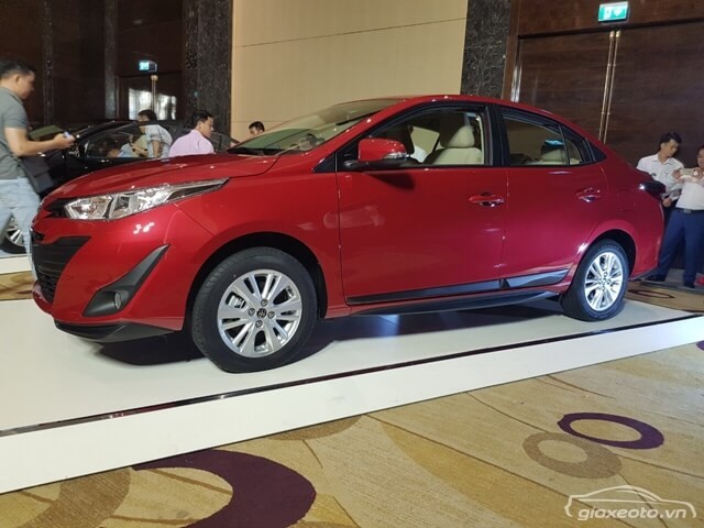 toyota-vios-mau-do