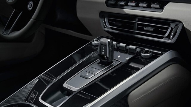 trung-tam-dieu-khien-porsche-911-carrera-s1(1)