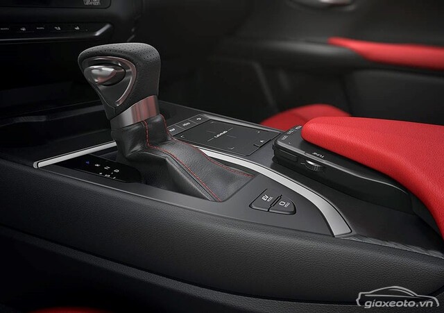 van-hanh-xe-lexus-ux