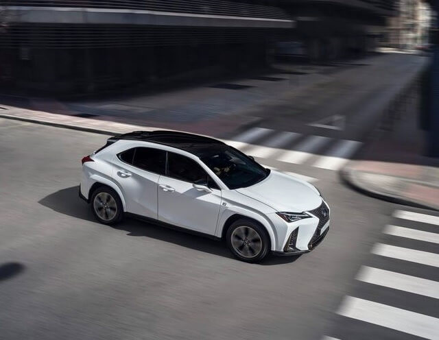 van-hanh-xe-lexus-ux300h