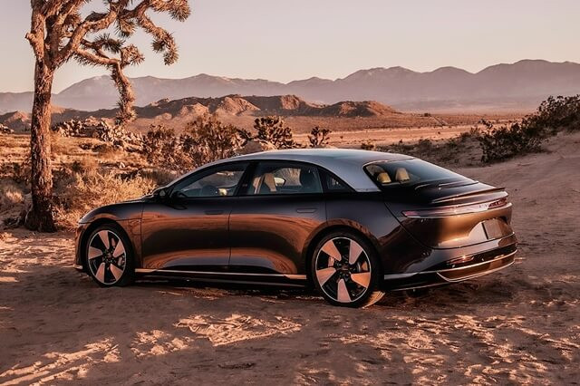 van-hanh-xe-lucid-air