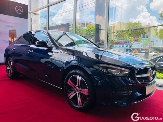 van-hanh-xe-mercedes-c200