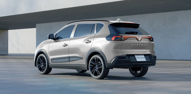 vinfast-nerio-green-hong-va-duoi-xe