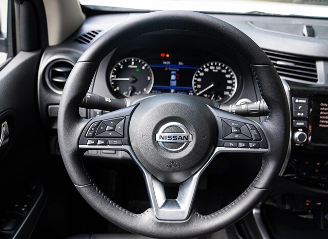 vo-lang-Nissan-Navara-2024