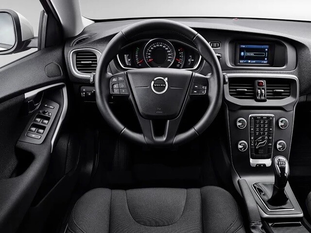 vo-lang-Volvo-V40-2021