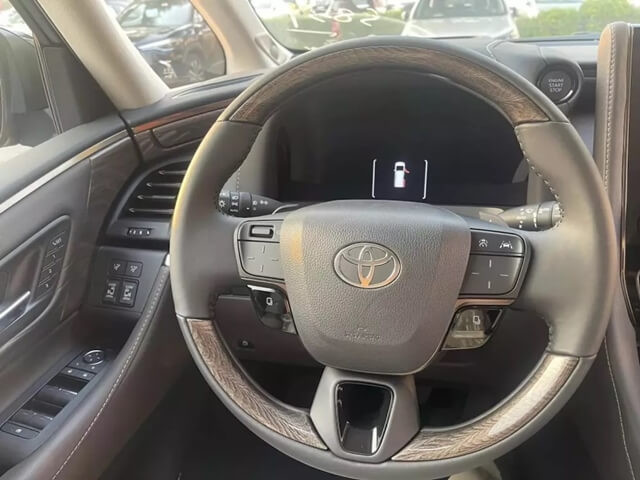 vo-lang-toyota-alphard