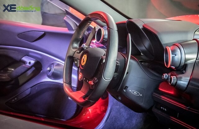 vo-lang-xe-Ferrari-F8-Tributo