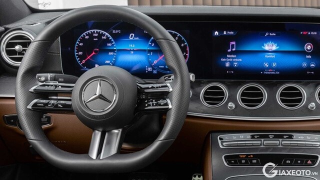 Chi tiết Mercedes E300 AMG 2023 kèm giá bán (02/2023)