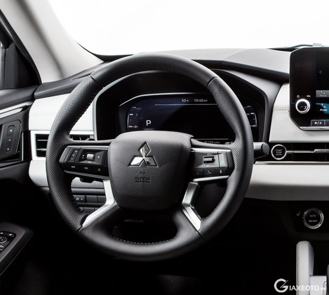 vo-lang-xe-Mitsubishi-Outlander-2024