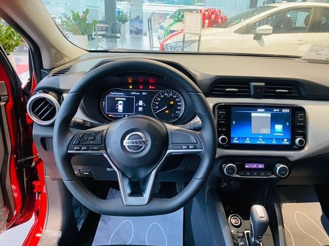 vo-lang-xe-Nissan-Almera-2024