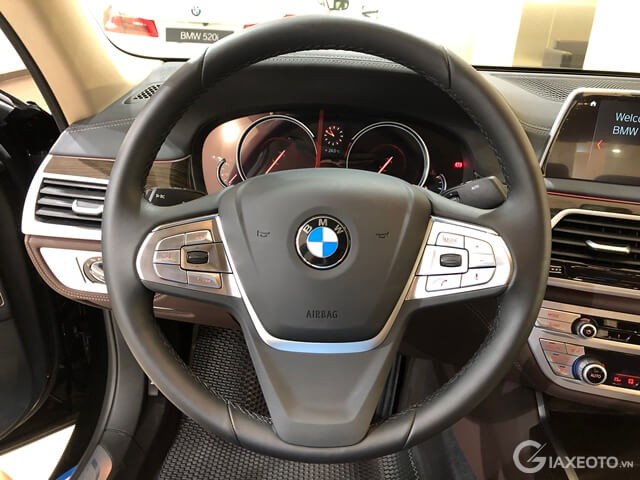 vo-lang-xe-bmw-730li