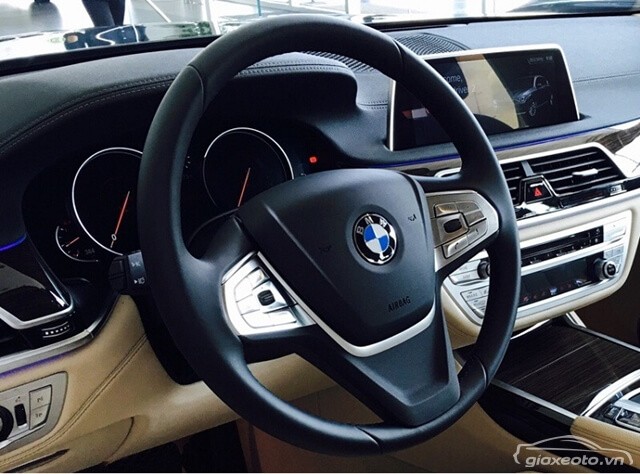 tien-nghi-xe-bmw-740li