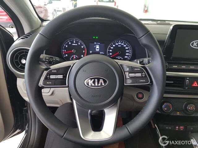 vo-lang-xe-kia-cerato