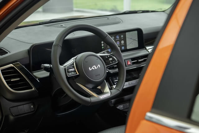 vo-lang-xe-kia-seltos