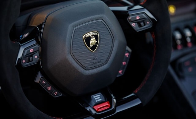 vo-lang-xe-lamborghini-huracan-performante-spyder