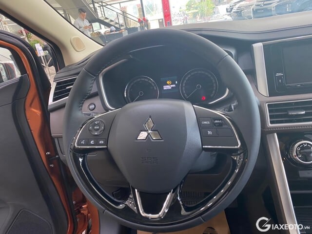 vo-lang-xe-mitsubishi-xpander-cross