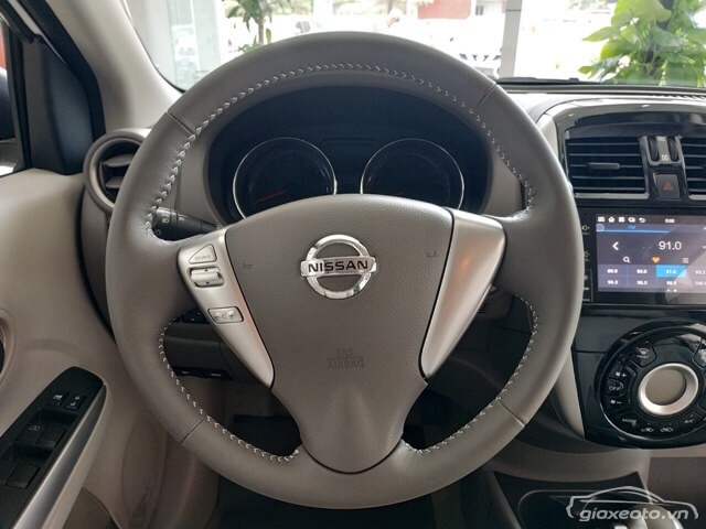 vo-lang-xe-nissan-sunny