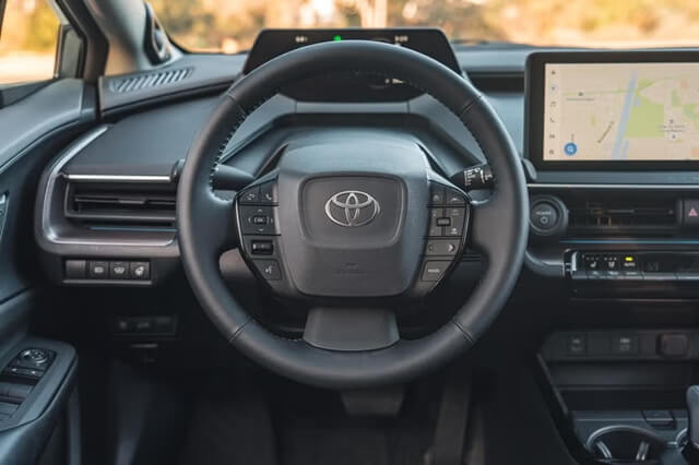 vo-lang-xe-toyota-prius