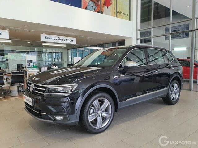 volkswagen-tiguan-elegance-mau-den