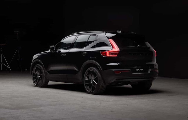 volvo-ex40-black-edition