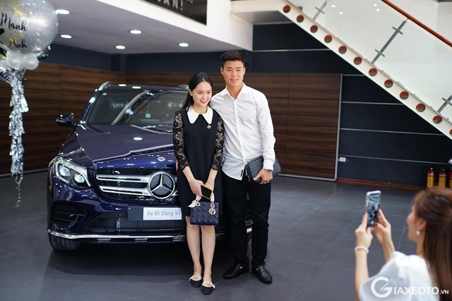 xe-mercedes-glc300-cua-cau-thu-duy-manh