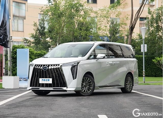 xe-mpv-gac-m8