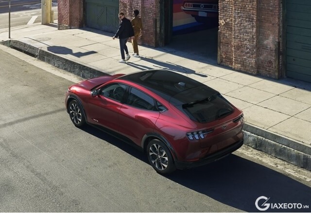 xe-suv-ford-mustang-mach-e