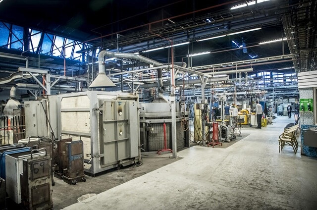 xuong-san-xuat-pha-le-cua-orrefors