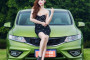 Người mẫu da trắng sô lô cùng xe honda