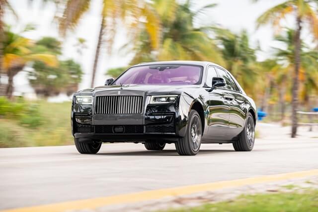 Chi tiết Rolls Royce Ghost Black Badge kèm giá bán 082023