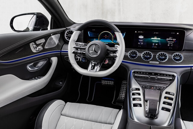 Mercedes-AMG-GT53-2022-vo-lang