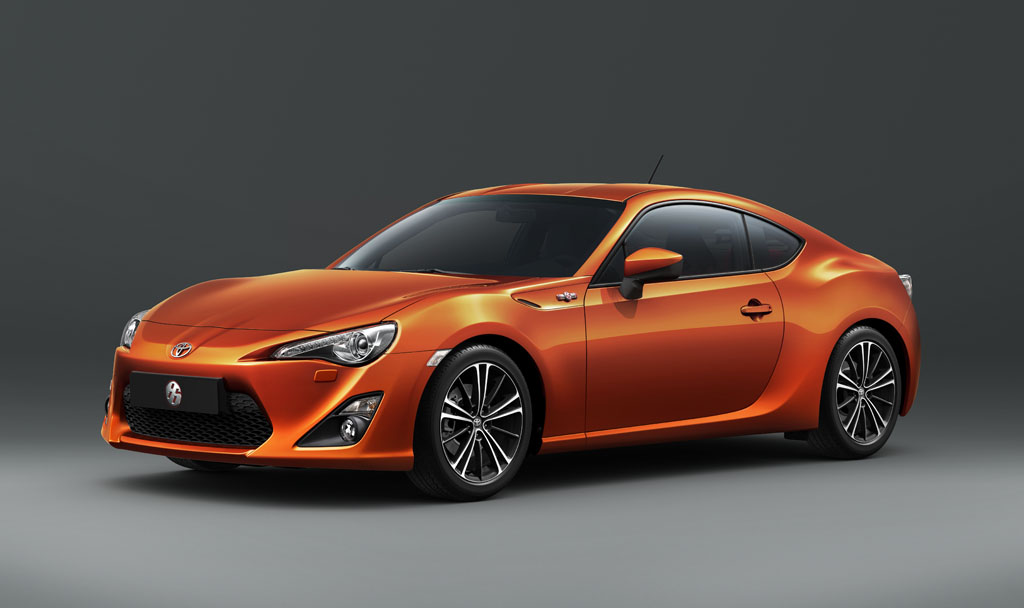TOYOTA 86 COUPE: xe thể thao 2 cửa FT 86, GT82