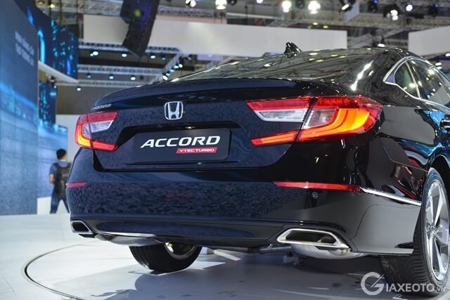 den-sau-xe-honda-accord