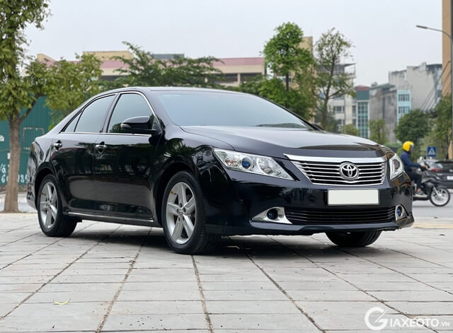 gia-xe-toyota-camry-2014