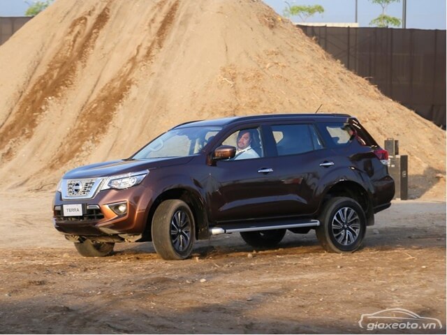 kha-nang-van-hanh-nissan-terra